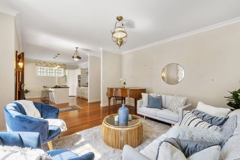 Photo of property in 18 Burnell Avenue, Thorndon, Wellington, 6011