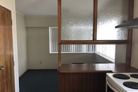 Photo of property in 1/305 Great North Road, Henderson, Auckland, 0612