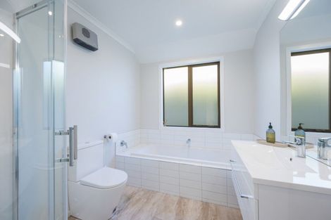 Photo of property in 10 Old Farm Road, Stoke, Nelson, 7011