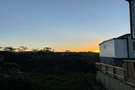 Photo of property in 152 Tiriwa Drive, Massey, Auckland, 0614