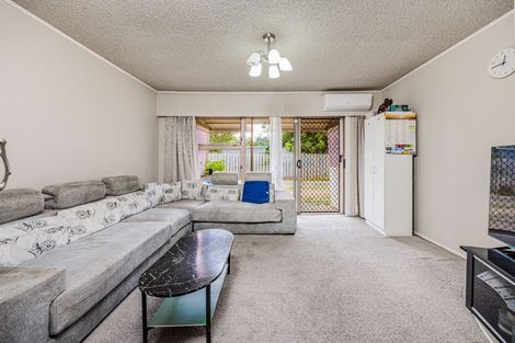 Photo of property in 2/8 Allenby Road, Papatoetoe, Auckland, 2025