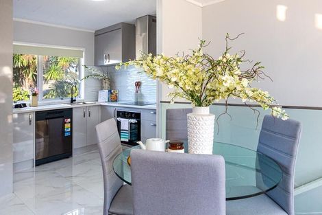 Photo of property in 4/111 Great South Road, Manurewa, Auckland, 2102