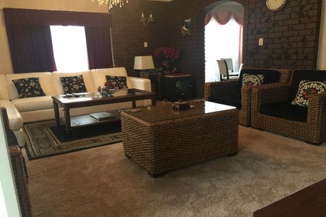 Photo of property in 1/47 Edmonton Road, Henderson, Auckland, 0612