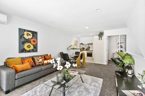 Photo of property in 19 Ballantrae Place, Thorndon, Wellington, 6011