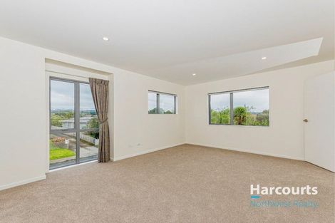 Photo of property in 31b Statesman Street, Henderson, Auckland, 0612