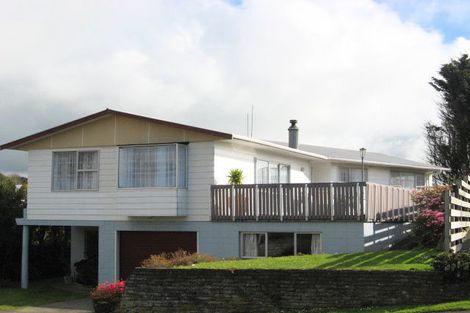 Photo of property in 8 Hood Place, Spotswood, New Plymouth, 4310