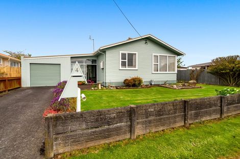 Photo of property in 4 Murray Avenue, Hawera, 4610