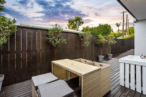 Photo of property in 68a Colwill Road, Massey, Auckland, 0614