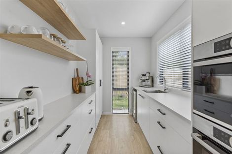 Photo of property in 63a Hellyers Street, Birkdale, Auckland, 0626