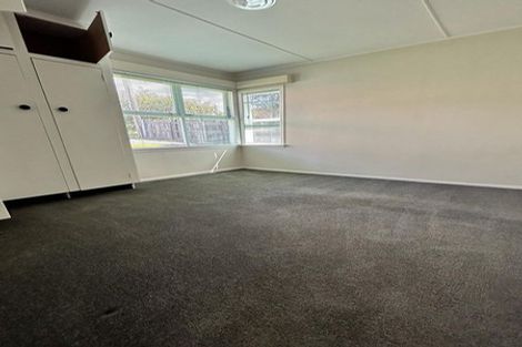 Photo of property in 106 Lincoln Park Avenue, Massey, Auckland, 0614