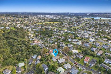 Photo of property in 12 Finn Place, Totara Vale, Auckland, 0629