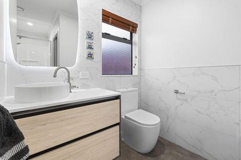 Photo of property in 44 Chesterfield Way, Orewa, 0931