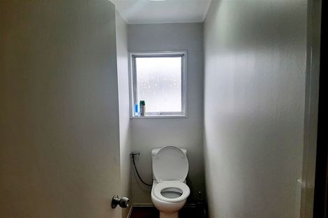 Photo of property in 2/22 Moncrieff Avenue, Clendon Park, Auckland, 2103