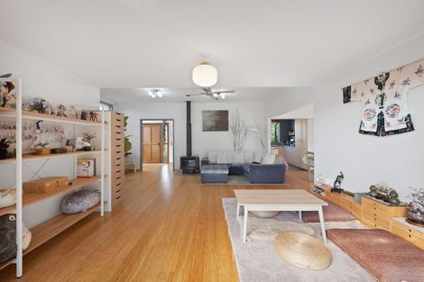 Photo of property in 60 Beach Road, Mellons Bay, Auckland, 2014