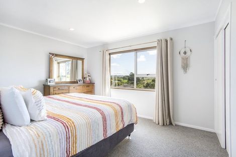 Photo of property in 12 Makiri Street, Helensville, 0800