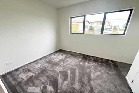 Photo of property in 25 Seaview Road, Glenfield, Auckland, 0629