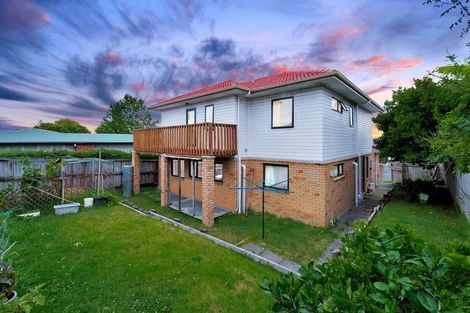 Photo of property in 52a Roberts Road, Te Atatu South, Auckland, 0610