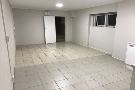 Photo of property in 4 Tupaki Place, Pakuranga Heights, Auckland, 2010