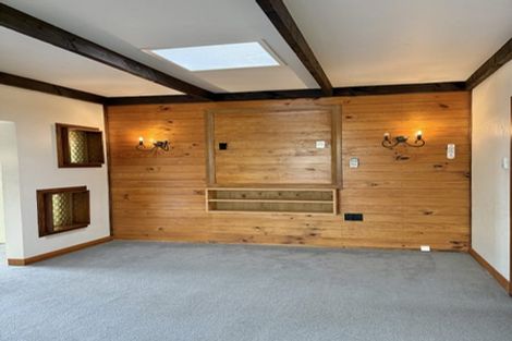 Photo of property in 98 Endeavour Street, Lyall Bay, Wellington, 6022