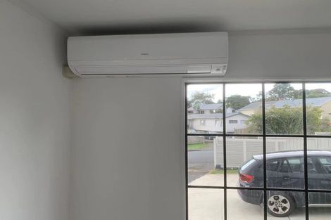 Photo of property in 14 Imperial Place, Henderson, Auckland, 0612