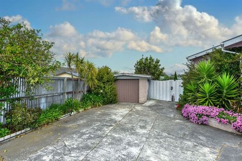 Photo of property in 18 Rowan Avenue, Aranui, Christchurch, 8061