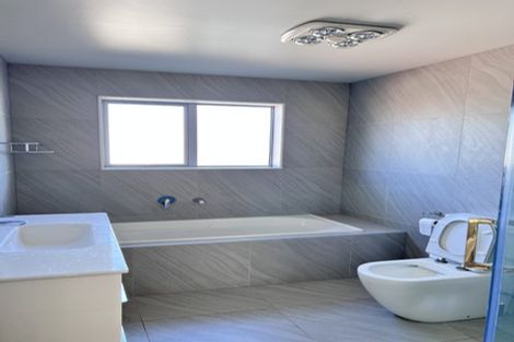 Photo of property in 19a Minaret Drive, Bucklands Beach, Auckland, 2014