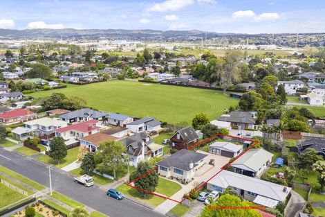 Photo of property in 20 Peachgrove Road, Te Atatu Peninsula, Auckland, 0610