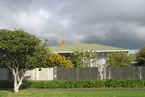 Photo of property in 2 Hood Place, Spotswood, New Plymouth, 4310