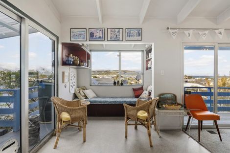 Photo of property in 140a Queens Drive, Lyall Bay, Wellington, 6022