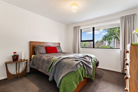 Photo of property in 2/6 Annette Avenue, Te Atatu South, Auckland, 0610