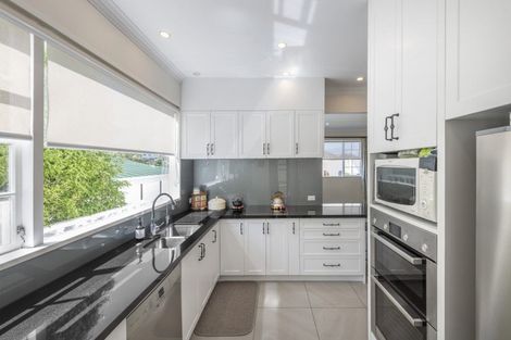 Photo of property in 7 Epping Grove, Karori, Wellington, 6012