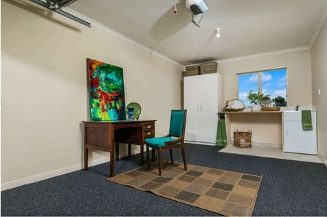 Photo of property in 4a Viridian Lane, Greenhithe, Auckland, 0632