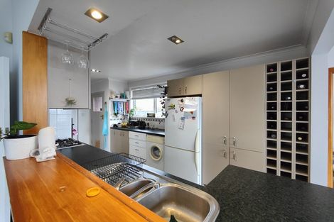 Photo of property in 48 Miles Crescent, Newlands, Wellington, 6037