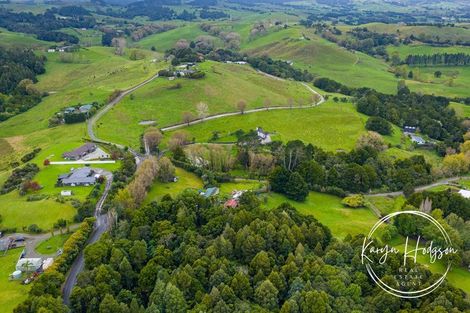 Photo of property in 14 Woodland Road, Maungaturoto, 0588