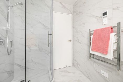 Photo of property in 20d Mackenzie Street, Te Atatu South, Auckland, 0610