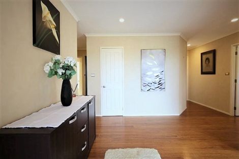 Photo of property in 35 Bayview Park Lane, Orewa, 0931
