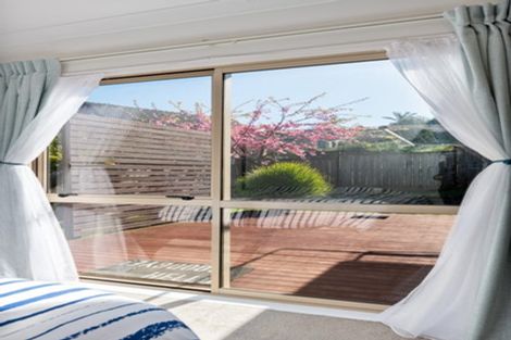 Photo of property in 55 Helleur Road, Massey, Auckland, 0614