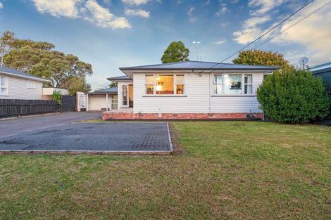 Photo of property in 84 Matipo Road, Te Atatu Peninsula, Auckland, 0610