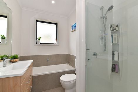 Photo of property in 5 St Julia Court, Helensville, 0800