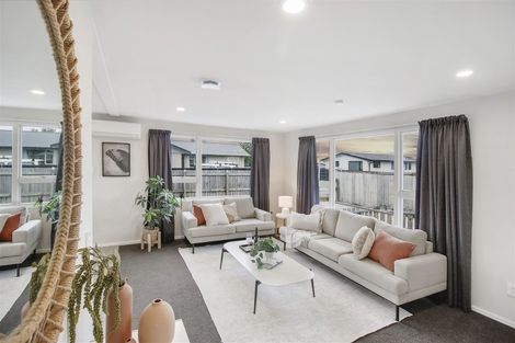 Photo of property in 7 Farnborough Street, Aranui, Christchurch, 8061
