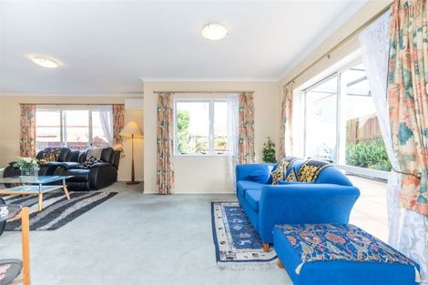 Photo of property in 10 Dainton Place, New Lynn, Auckland, 0600