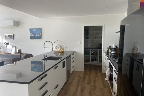 Photo of property in 380 Clifton Road, Te Awanga, 4180