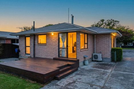 Photo of property in 6 Blossomdale Place, Bishopdale, Christchurch, 8053