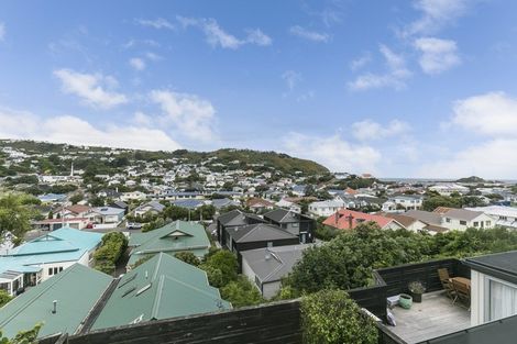 Photo of property in 12/3 Severn Street, Island Bay, Wellington, 6023