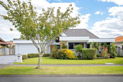 Photo of property in 5 Kensington Drive, Taradale, Napier, 4112