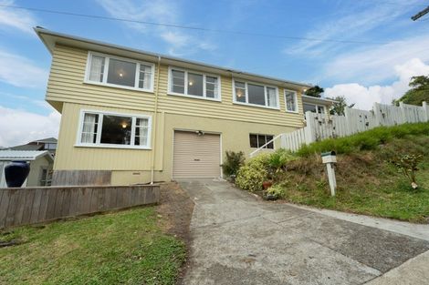 Photo of property in 1 Rimu Street, Tawa, Wellington, 5028