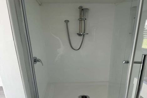 Photo of property in 28 Elliston Crescent, Stanmore Bay, Whangaparaoa, 0932