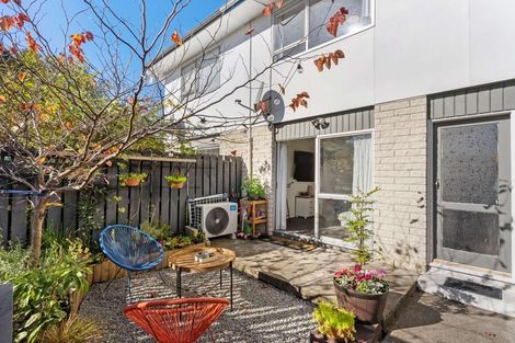 Photo of property in 4/14 Church Square, Addington, Christchurch, 8024