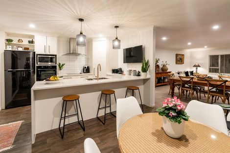 Photo of property in 2 Patterson Lane, Raumati Beach, Paraparaumu, 5032