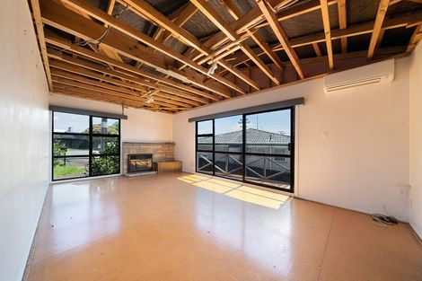 Photo of property in 29 Hepburn Road, Glendene, Auckland, 0602